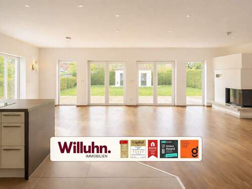 Großes Wohnzimmer - Architekten-Bungalow mit Doppelhaushälfte 