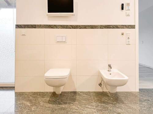 WC und Bidet - 