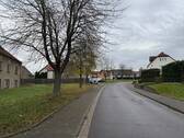 Straßenansicht nach Osten - Grundstück in Rötha / Pötzschau zum Kaufen