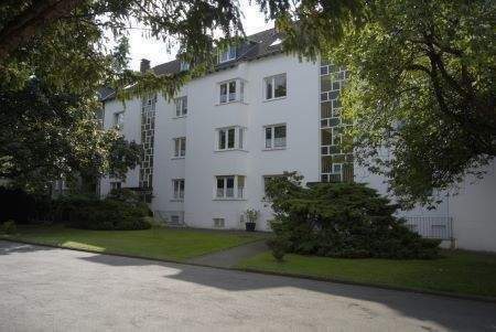 Hausansicht der Wohnanlage - Helle und freundliche Zwei-Zimmer-Wohnung mit Balkon in Holthausen