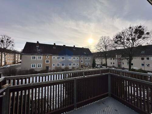 Balkon (2) - 3 Zimmer Etagenwohnung in Wolfsburg