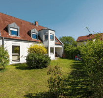 Charmante Wohnung mit Einfamilienhaus-Charakter und eigenem Garten - Stahnsdorf