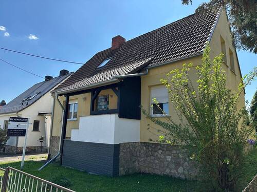 Aussenansicht - PROVISIONSFREI - Großes Grundstück mit Altbestand - Sanierung oder Neubau