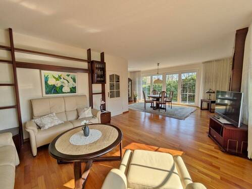 Wohn- und Esszimmer - 