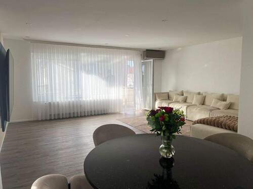 Wohnzimmer - 4 Zimmer Etagenwohnung zum Kaufen in Mutterstadt