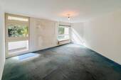 Großes Wohnzimmer - 2 Zimmer Einfamilienhaus zum Kaufen in Berlin
