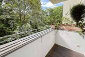 Balkon mit Blick ins Grüne - 2 Zimmer Einfamilienhaus in Berlin