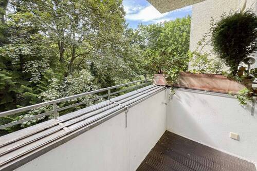 Balkon mit Blick ins Grüne - 2 Zimmer Einfamilienhaus in Berlin