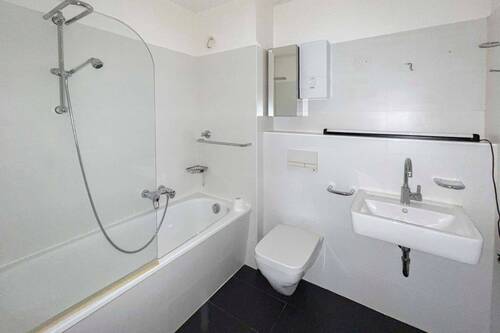 Modernes Badezimmer - 