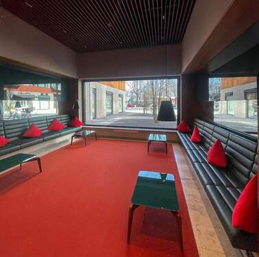 Coworking Spaces / Lounge - 