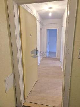 Eingang - 3 Zimmer Etagenwohnung zur Miete in Wolfsburg