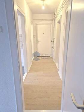 Flur - 3 Zimmer Etagenwohnung in Wolfsburg