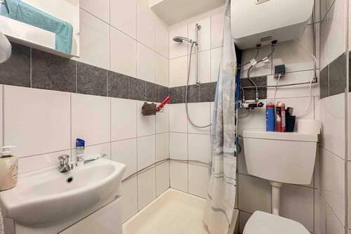 Badezimmer - Einfamilienhaus in Köln zum Kaufen