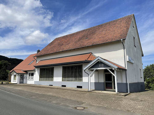 Eingang - Gewerbeteil - 6 Zimmer Mehrfamilienhaus, Wohnhaus zum Kaufen in Hille