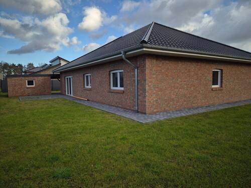 Ansicht Südterrasse - Bungalow mit 132,00 m² in Barßel zur Miete