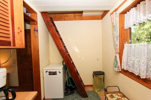 Küche und Stiege, Süd-Wohnung - Mehrfamilienhaus, Wohnhaus mit 60,00 m² in Prerow zum Kaufen