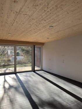 Wohnbereich, Terrasse, Garaten - Mehrfamilienhaus, Wohnhaus mit 96,60 m&sup2; in Deggenhausertal zur Miete