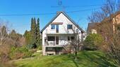 Hausrückseite - Freistehendes 1-2 Familienhaus in zentrums-und naturnaher Lage, sofort nutzbar