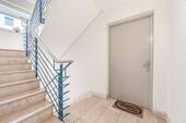 Treppenhaus Neubau - Mehrfamilienhaus, Wohnhaus in Berlin zum Kaufen