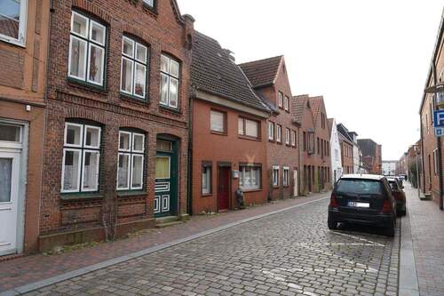 Straße (Nordseite) - 4 Zimmer Mehrfamilienhaus, Wohnhaus zum Kaufen in Glückstadt