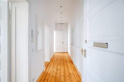 Flur - 3 Zimmer Etagenwohnung in Berlin