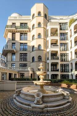 Detail Brunnen im Innenhof - 