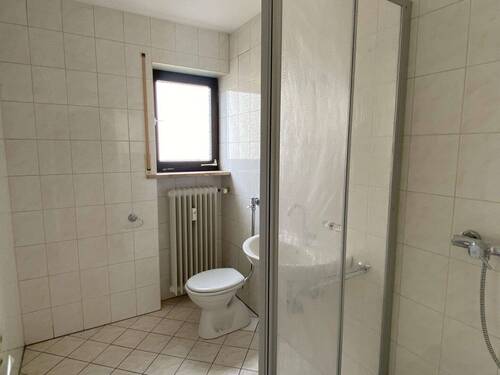 zweites Badezimmer - 