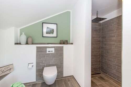 Elternbad mit Dusche - 