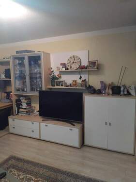 Schrankwand mit Vitrine - 