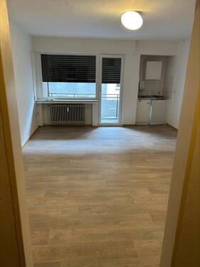 Heller Wohn-/ Schlafraum mit B - 1 Zimmer Etagenwohnung zur Miete in Oberhausen