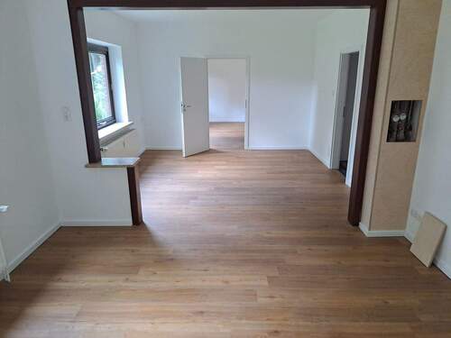 Wohn-/Esszimmer - 