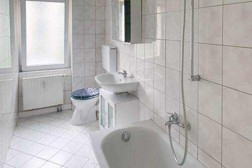 Beispiel Bad-WC - Mehrfamilienhaus, Wohnhaus in Baden-Baden zum Kaufen