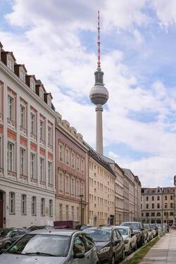 Blick in den Berliner Himmel - 4 Zimmer Etagenwohnung zum Kaufen in Berlin