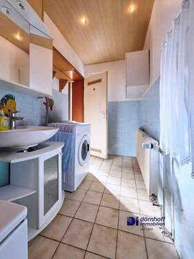 Badezimmer mit Wanne - 