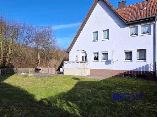 Hausansicht/Garten - 3 Zimmer Mehrfamilienhaus, Wohnhaus zum Kaufen in Dortmund