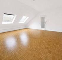 helle, geräumige & frisch renovierte 2 Zimmer Dachgeschosswohnung - Essen Heidhausen