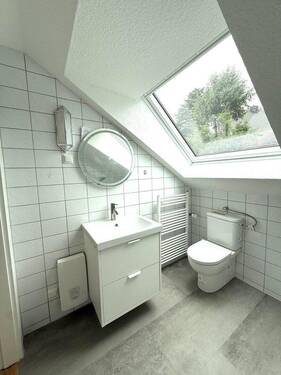 Badezimmer 1 - Etagenwohnung mit 55,00 m&sup2; in Essen zur Miete