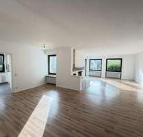 Renovierte, barrierearme Gartenwohnung in ruhiger Lage - 4 Zimmer, Kamin & Sonnenterrasse - Haan