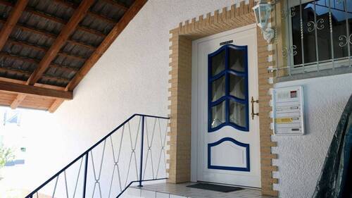 überdachter Eingang - 