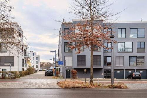 Hausansicht - 4 Zimmer Etagenwohnung zum Kaufen in Berlin