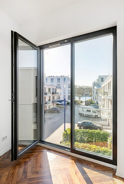 Spreeblick aus dem Wohnbereich - 4 Zimmer Etagenwohnung in Berlin