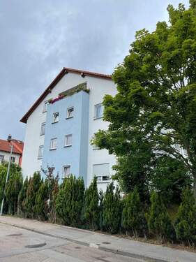 Außenansicht 1 - Kleine aber feine 1-Zi.-Whg. mit Balkon + EBK in Ludwigsburg-Grünbühl