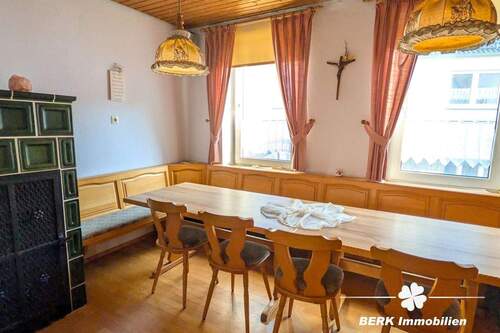 Kaminzimmer - 8 Zimmer Mehrfamilienhaus, Wohnhaus in Leidersbach