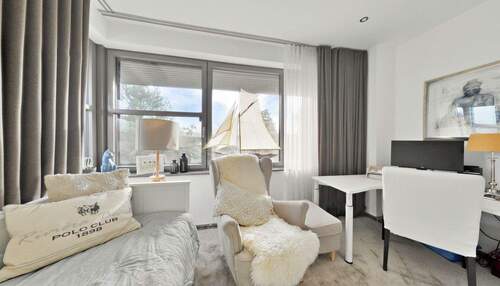 Kinderzimmer oder Büro - 