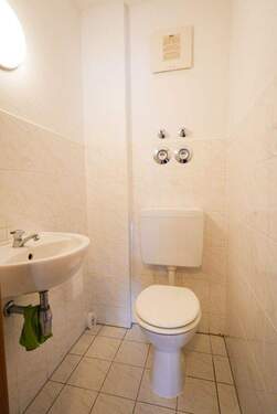 WC - 