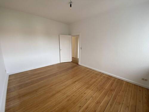 Schlafzimmer Blick 2 - 