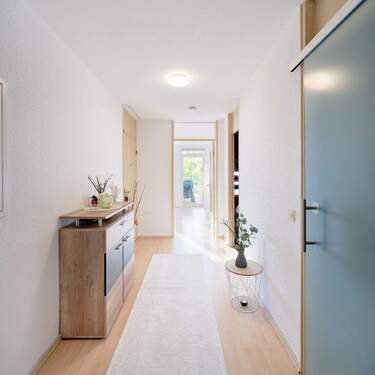 Eingangsbereich - 2 Zimmer Etagenwohnung zum Kaufen in Waiblingen