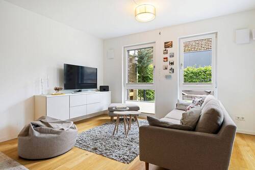 Wohnen - 4 Zimmer Etagenwohnung in Hamburg / Wellingsbüttel