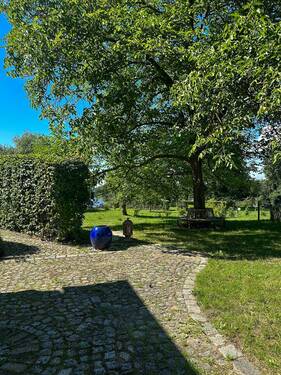 Gärtnerisch gestalteter, selbstregulierender Staudengarten - 1 Zimmer Einfamilienhaus in Neuruppin