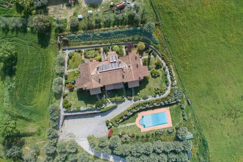 Bild 3 - 4 Zimmer Etagenwohnung in Castiglione del Lago